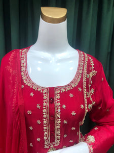 Chinon Suit With Sequins, Cut Dana and Moti Work